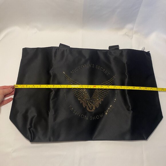 Victoria’s Secret Fashion Show 2025 Bling Angel Wings Tote Bag Weekender Zip NWT - Picture 8 of 10